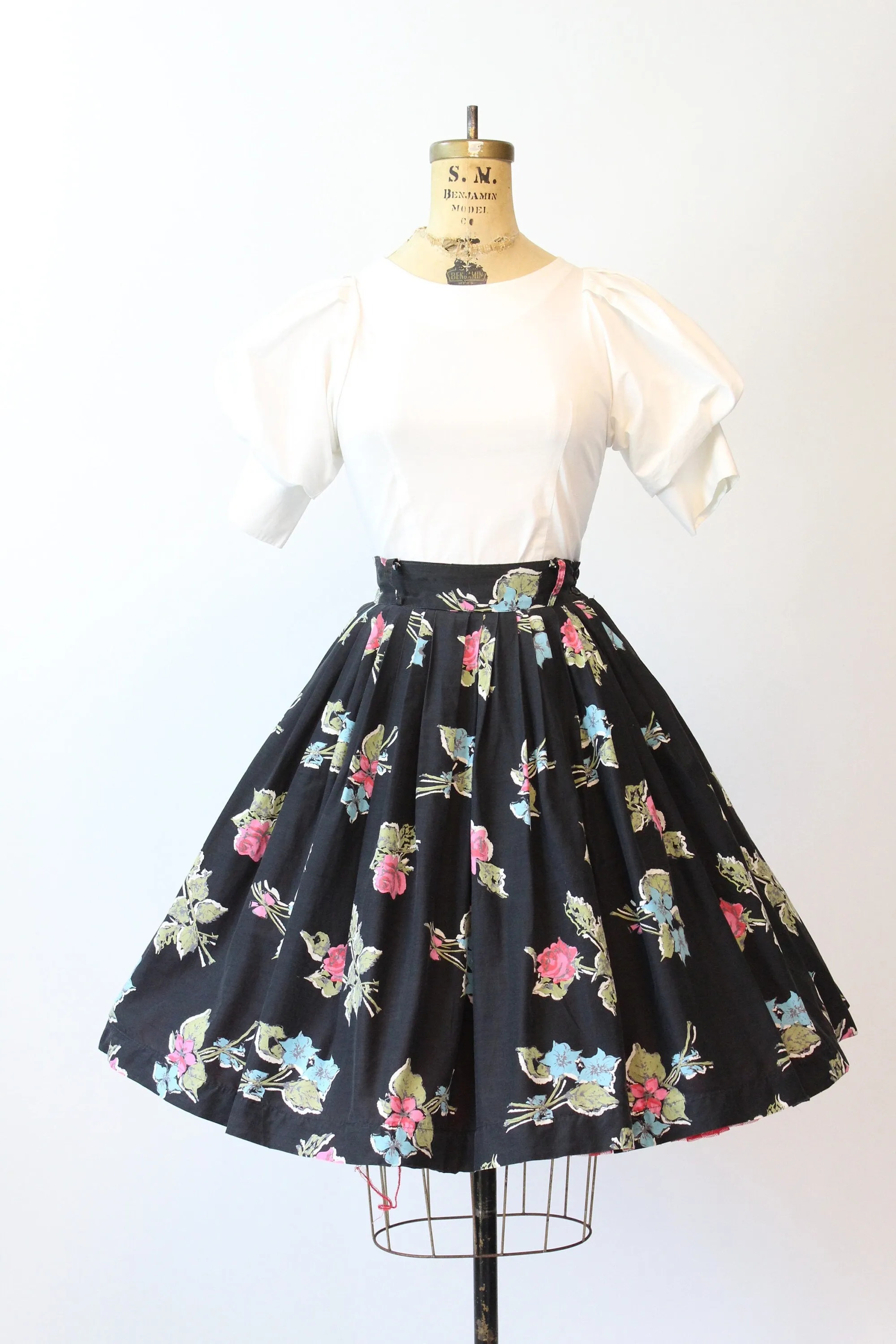 1950s PINK ROSE print cotton skirt small | new spring summer