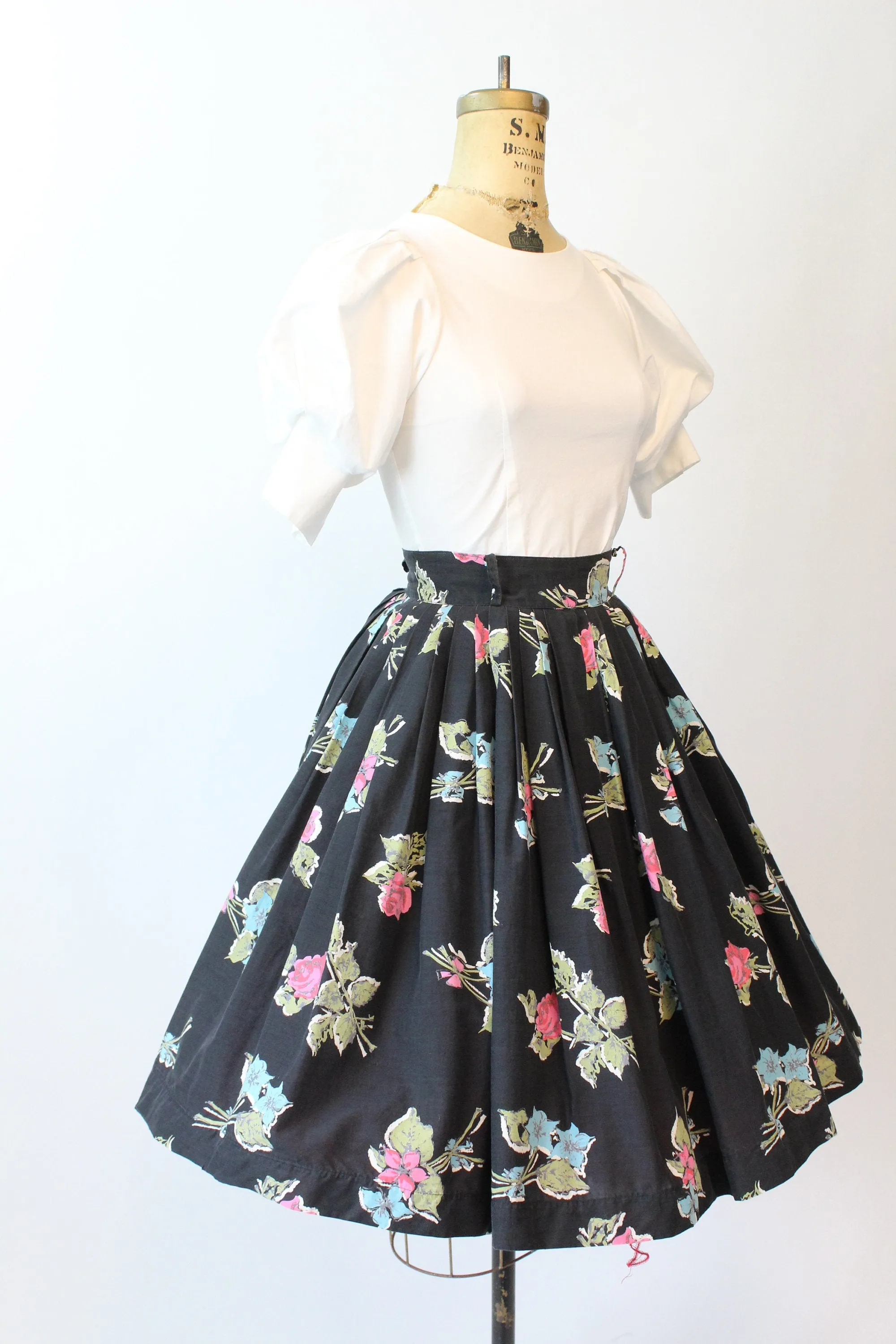 1950s PINK ROSE print cotton skirt small | new spring summer