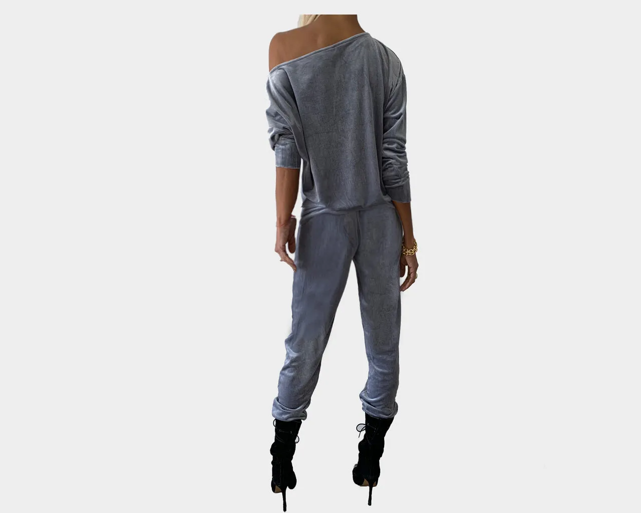 6 Gris Off the Shoulder Jog Suit - The Pacific Palisades