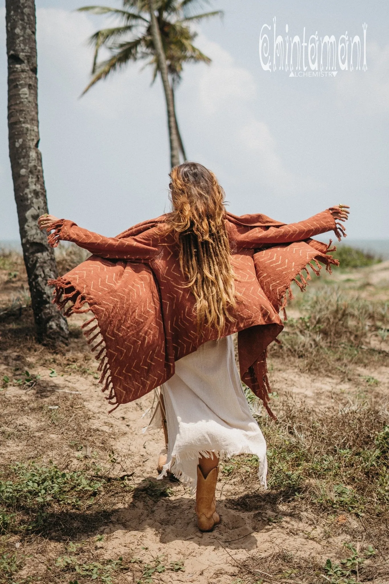 Blanket Sleeves Shawl with Block Print / Rust