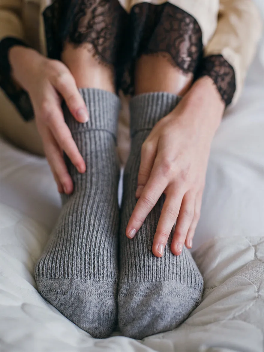 Cashmere socks in Grey