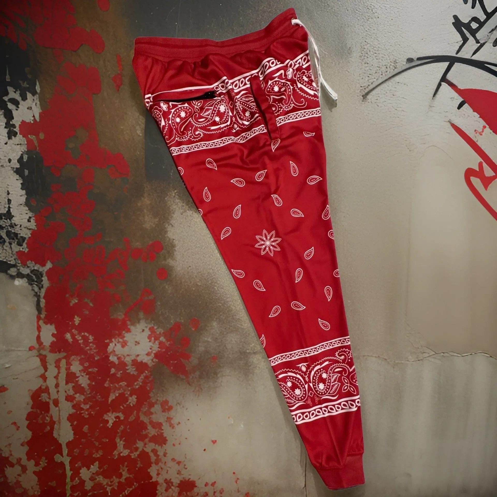 *FLIGHT 23* RED BANDANA / PAISLEY JOGGER SWEATPANTS (FLEECE LINED & BACK ZIP POCKET)