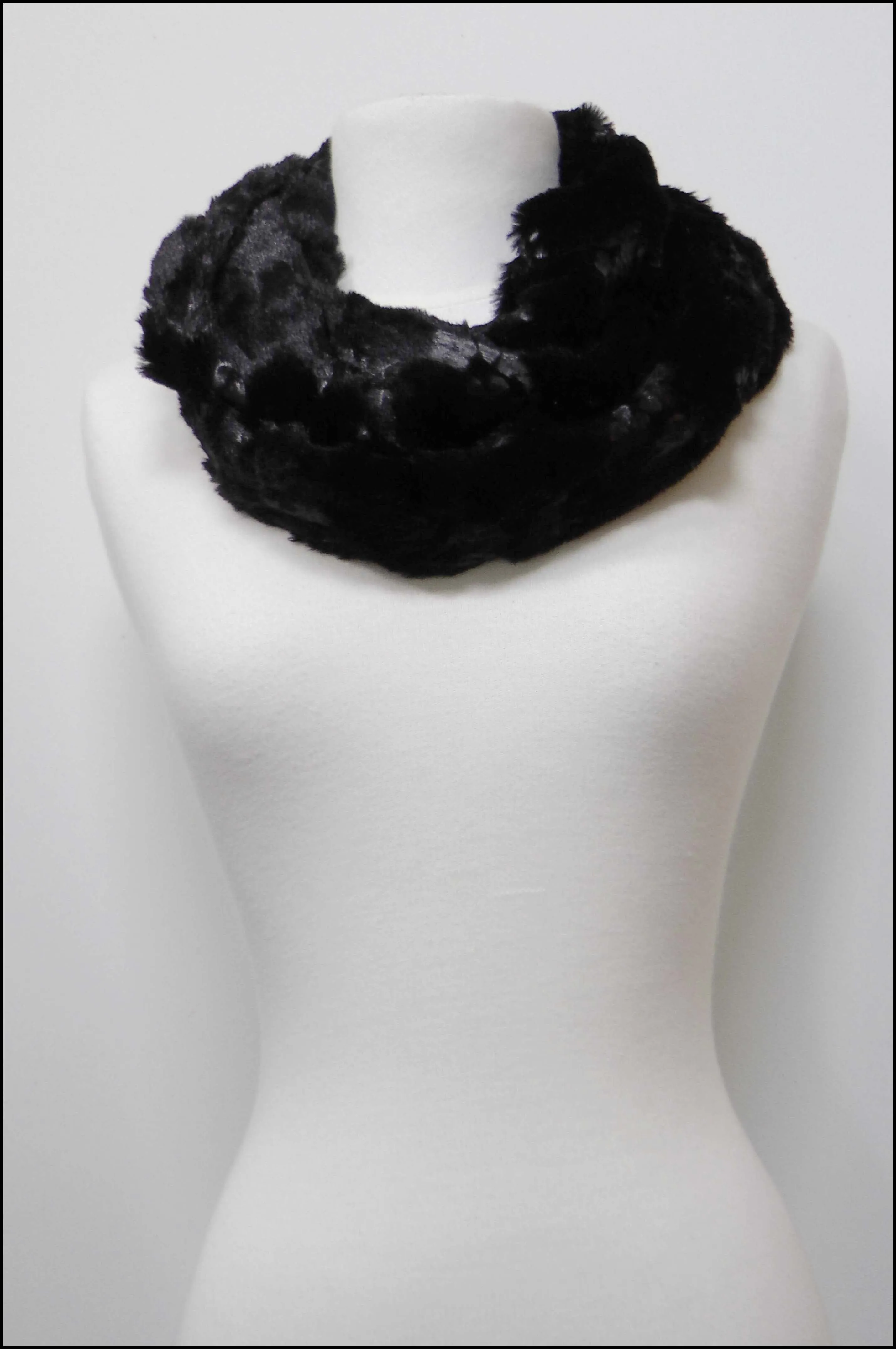 Flower Pattern Faux Fur Infinity Scarf