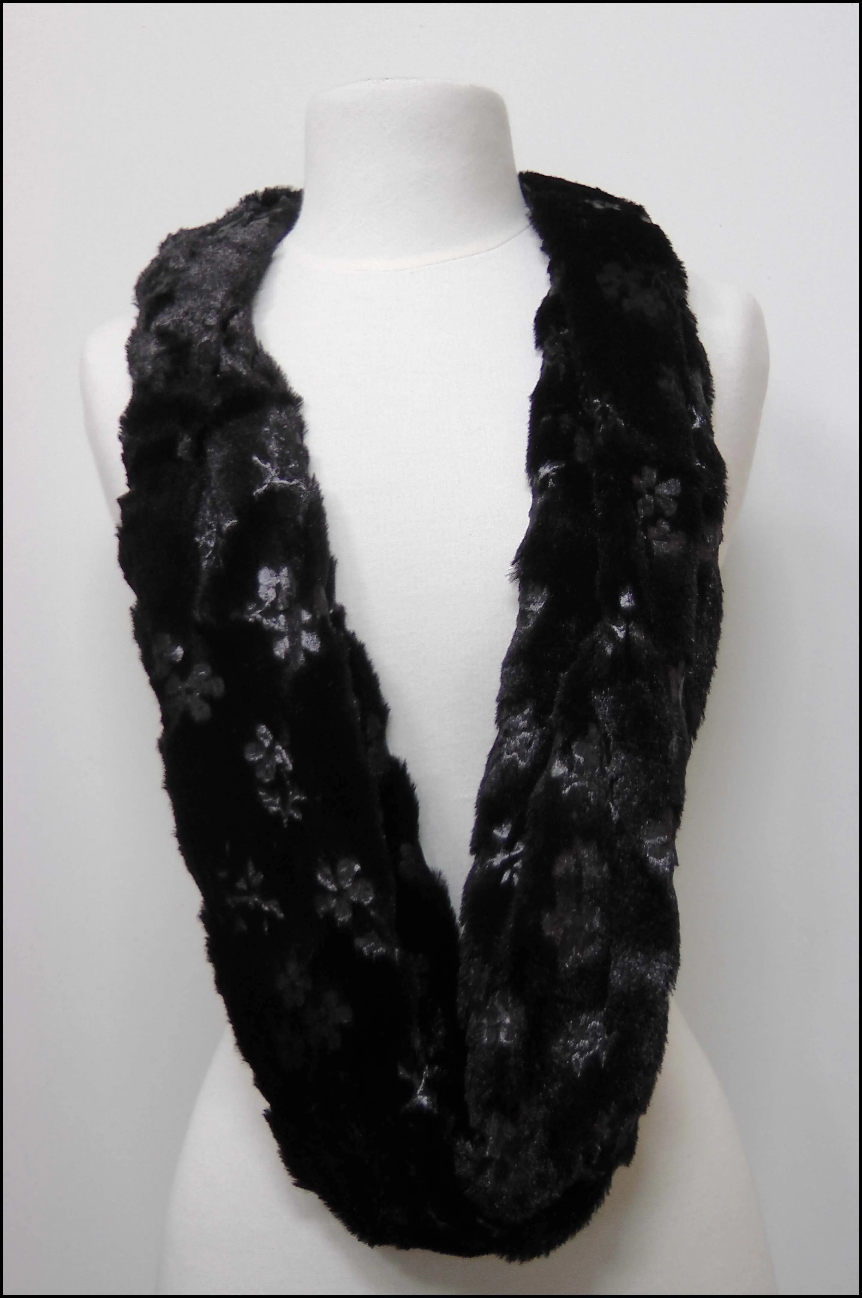 Flower Pattern Faux Fur Infinity Scarf