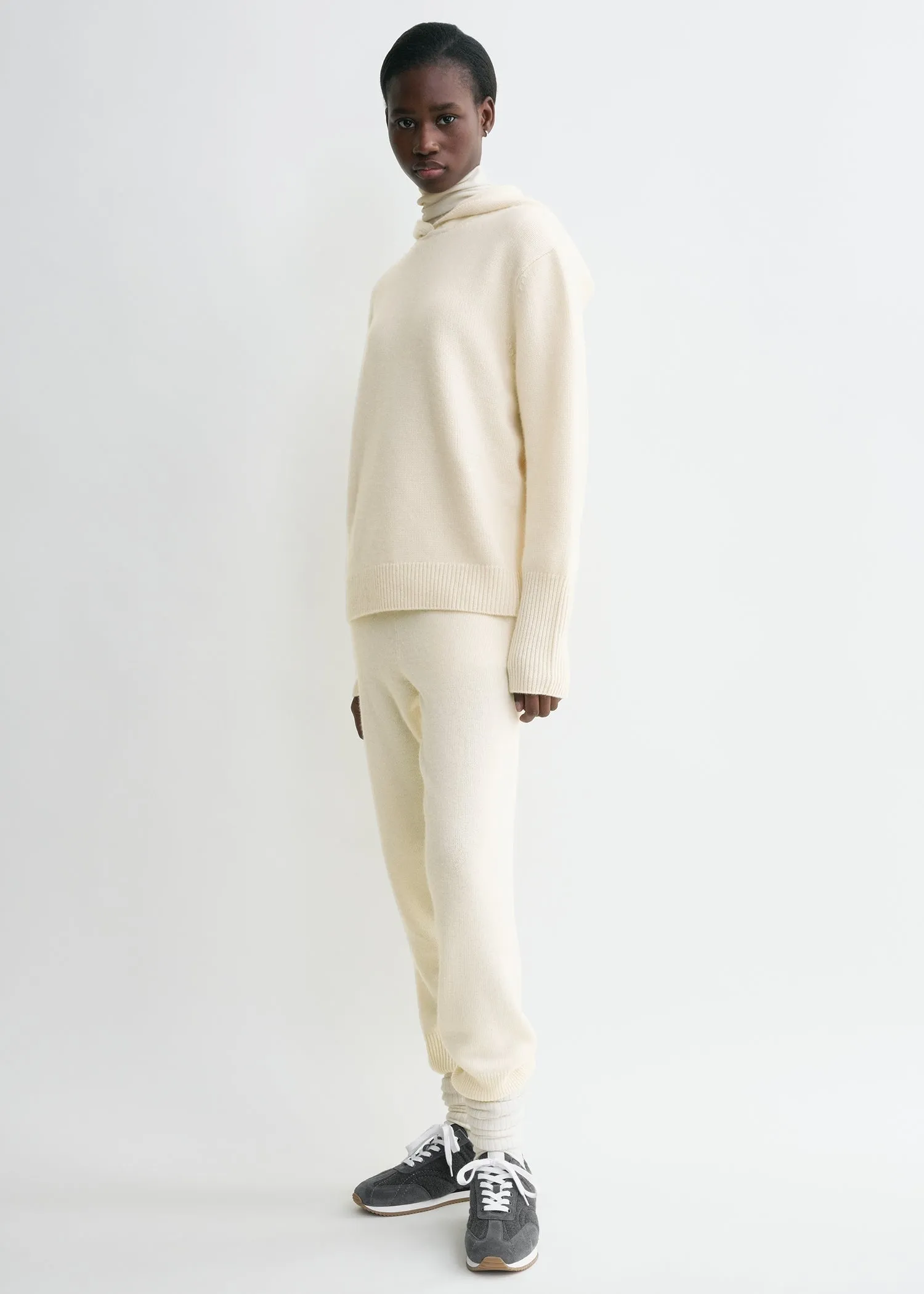 Hooded cashmere sweatshirt winter white