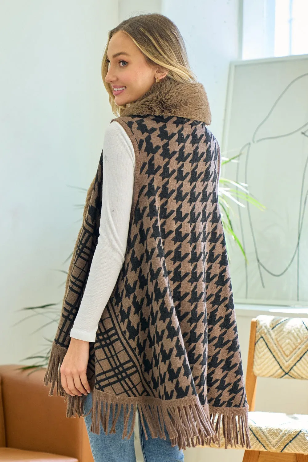 Hound Tooth Check Sweater Poncho Cape Vest with Faux Fur Trim