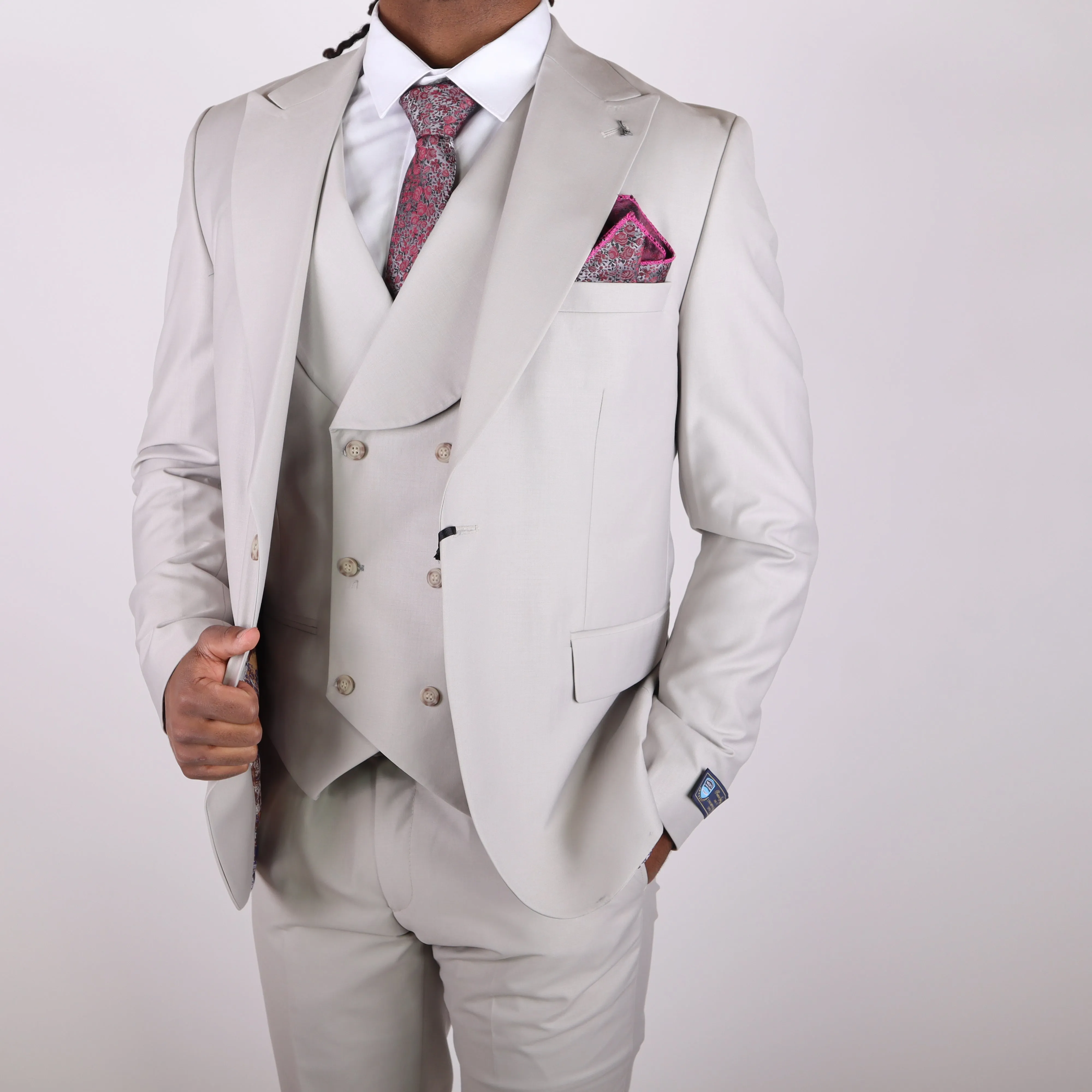 Ivory Avanti Milano Peak Lapel Barchetta Pocket Three Piece Suit