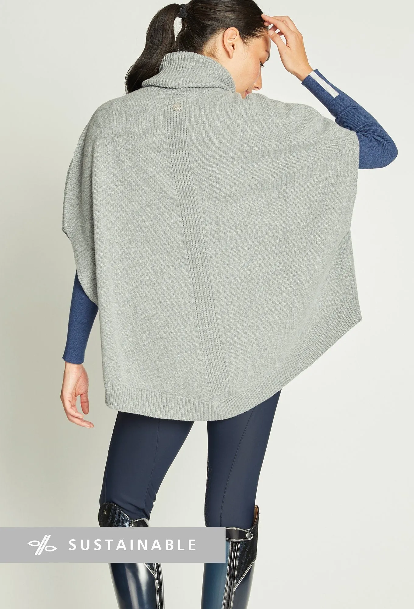 Nicole Merino Poncho