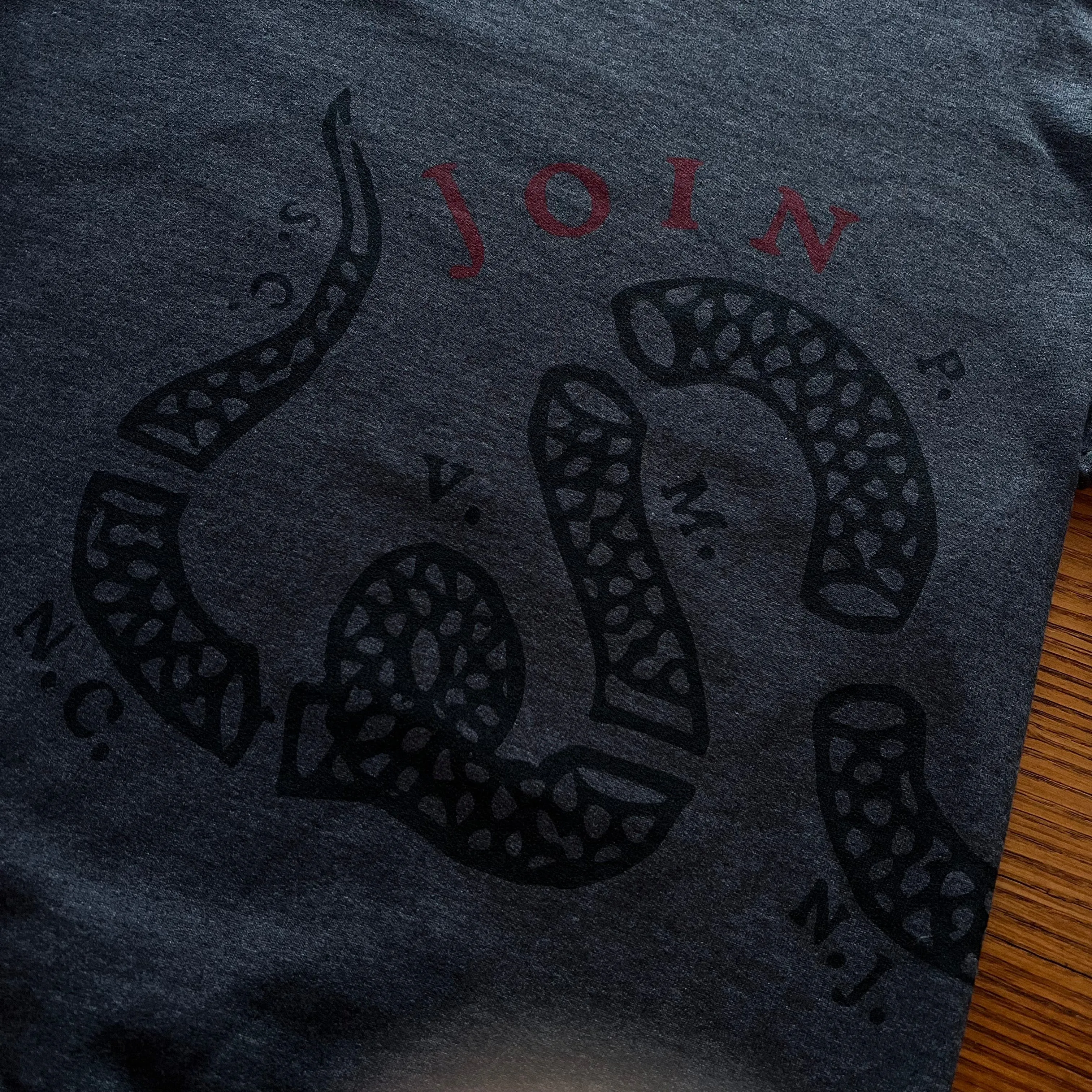 "Join or Die" V-neck shirt