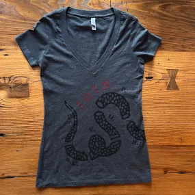 "Join or Die" V-neck shirt