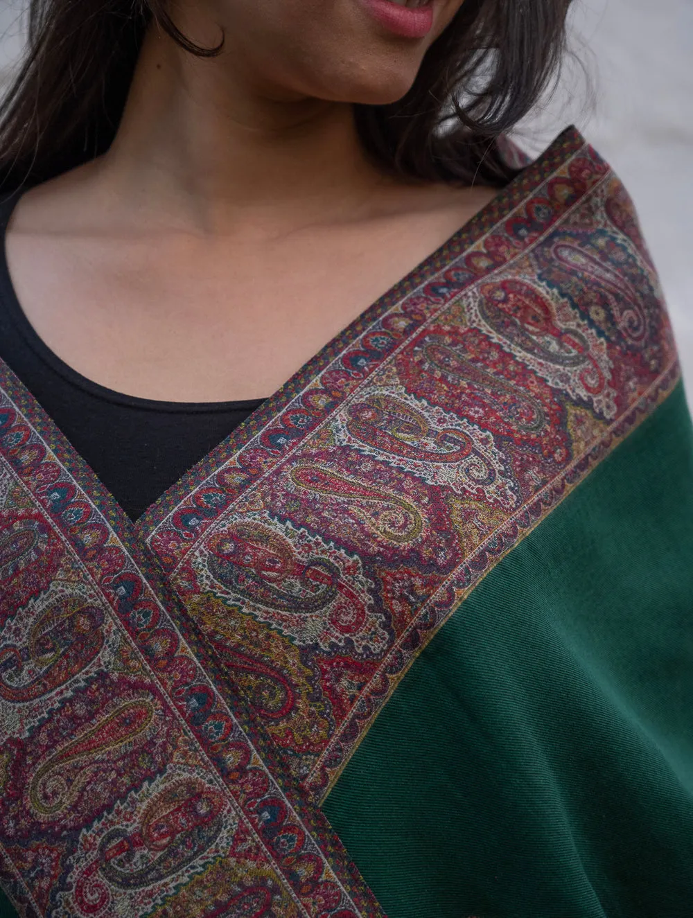 Regal Statement. Exclusive Soft Jamavar Design Kashmiri Shawl - Emerald Green