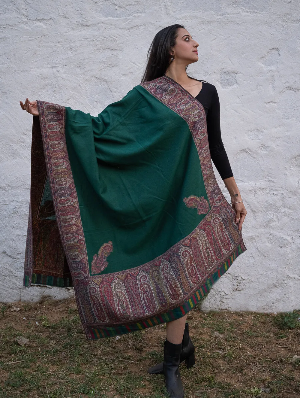 Regal Statement. Exclusive Soft Jamavar Design Kashmiri Shawl - Emerald Green