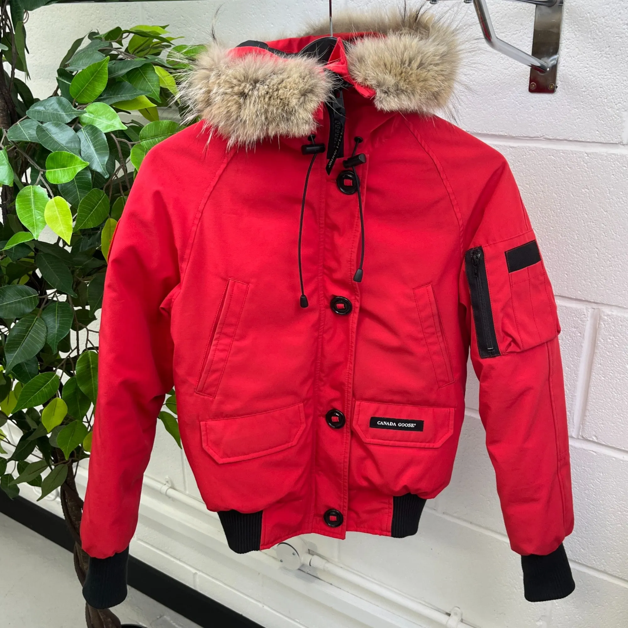 Women's Chilliwack Bomber Down Jacket Red Size XS